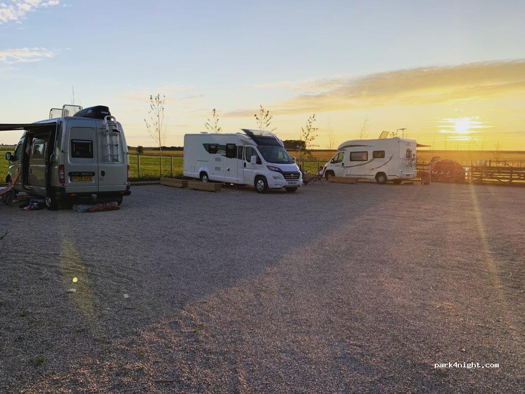 Sandvilla Stays EHU Pitches — foto