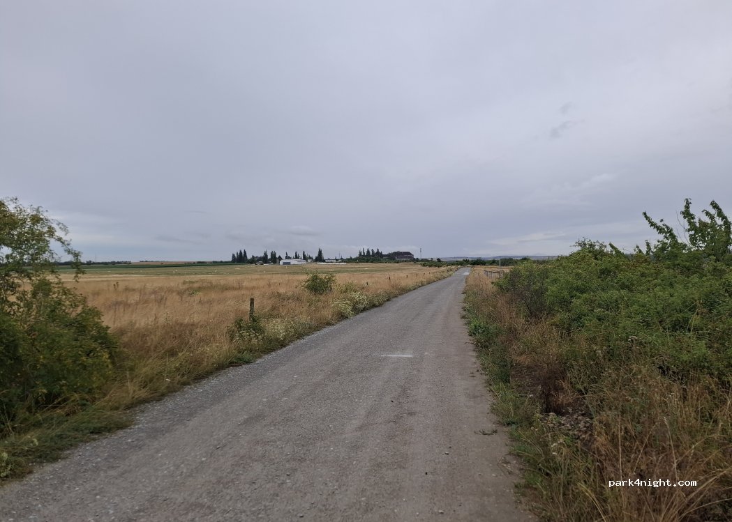 (06636) Laucha an der Unstrut - Unnamed Road — foto 4