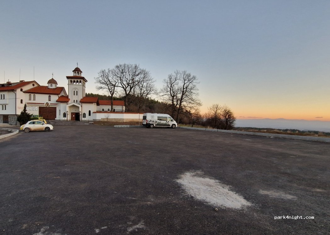 (1320) Klisura - Unnamed Road — foto 2