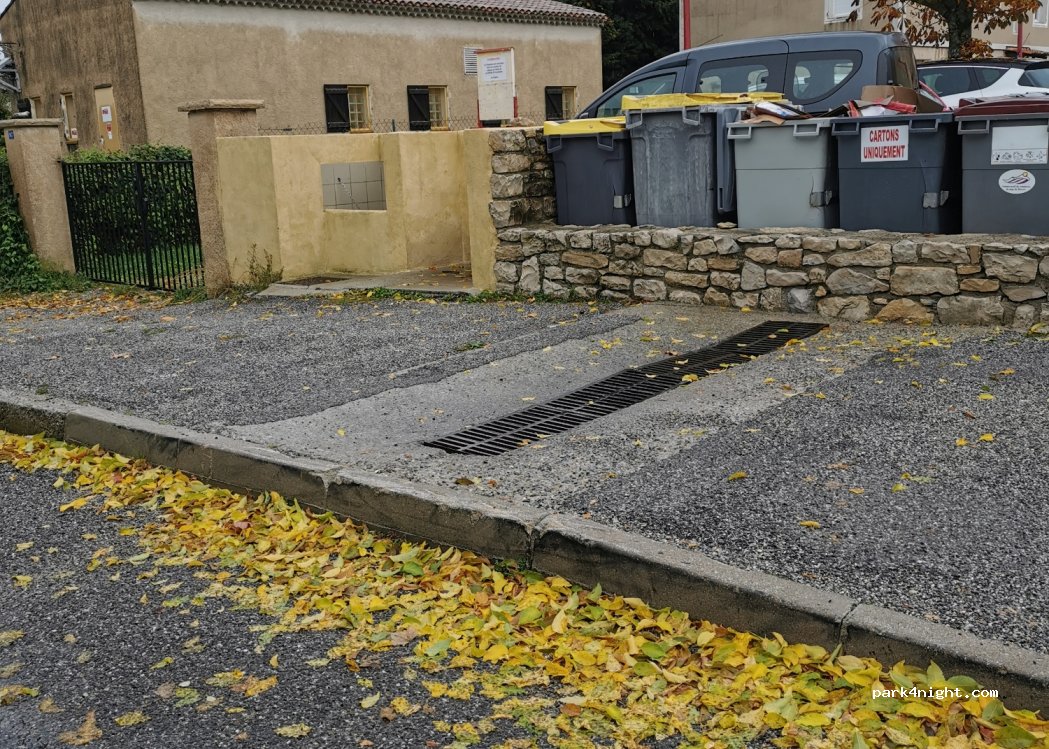 (04150) Banon - 50 Route de Forcalquier — foto