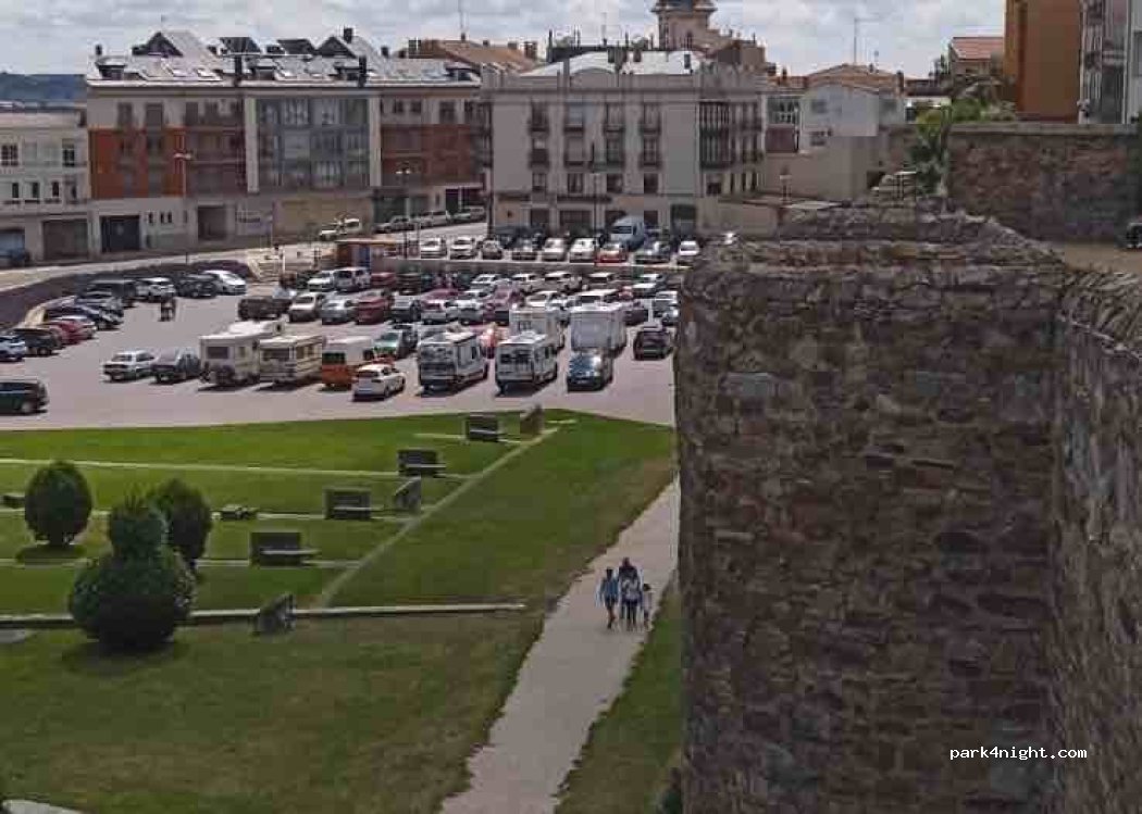 (24700) Astorga - 23 Avenida las Murallas — foto 3