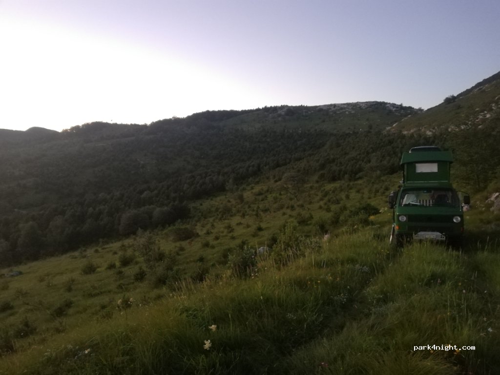(51219) Soboli - Unnamed Road — foto