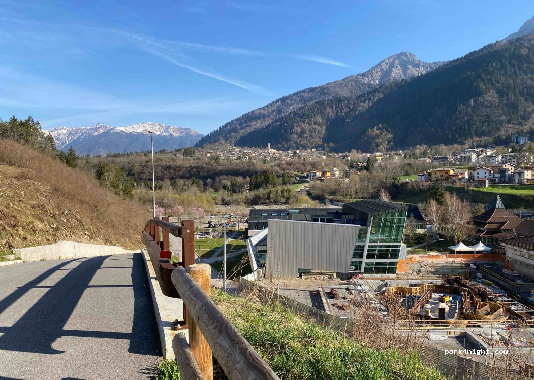 Area sosta camper Arta terme — foto 2