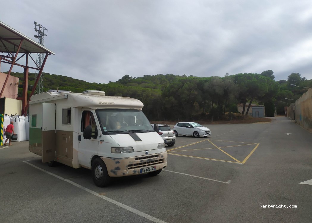 (17220) Sant Feliu de Guíxols - 100 Ronda Narcís Massanas — foto 3