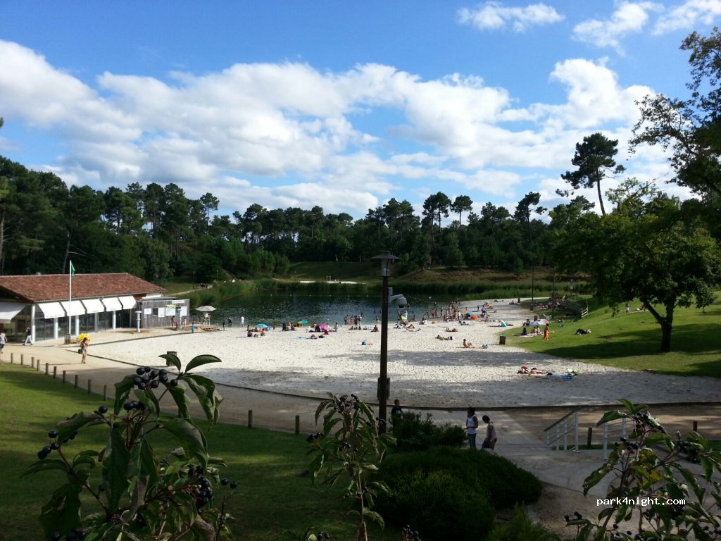 (40280) Saint-Pierre-du-Mont, Landes - Route de Bayonne — foto