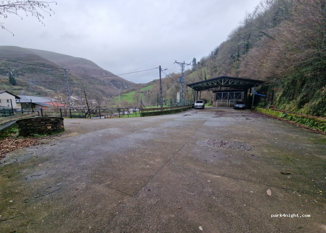 (33811) Cangas del Narcea - 27 Moal — foto 2