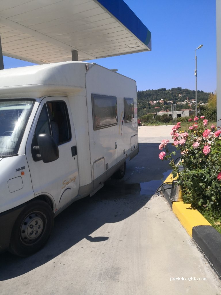(490 84)  - Eparchiaki Odos Pelekas-Kastellanion — foto