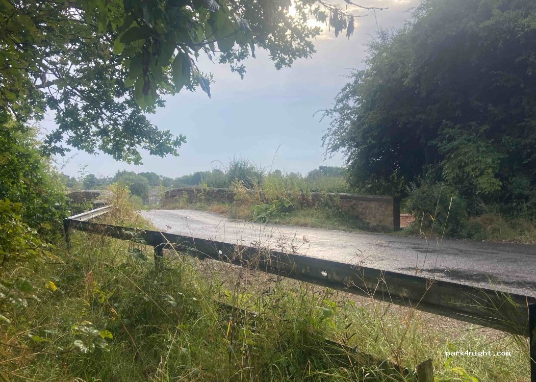 (NN7 3FG)  - Unnamed Road — foto 4
