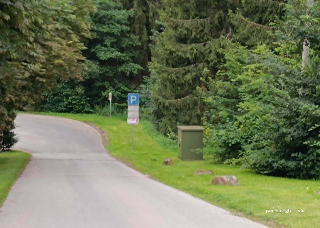 Wohnmobilstellplatz an der Weiherhalle — foto 4
