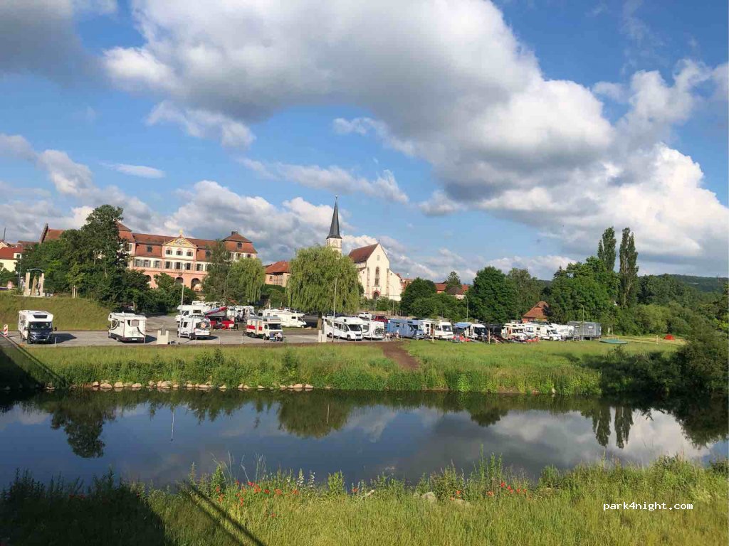 Wohnmobilstellplatz am Bleichrasen in Hammelburg — foto