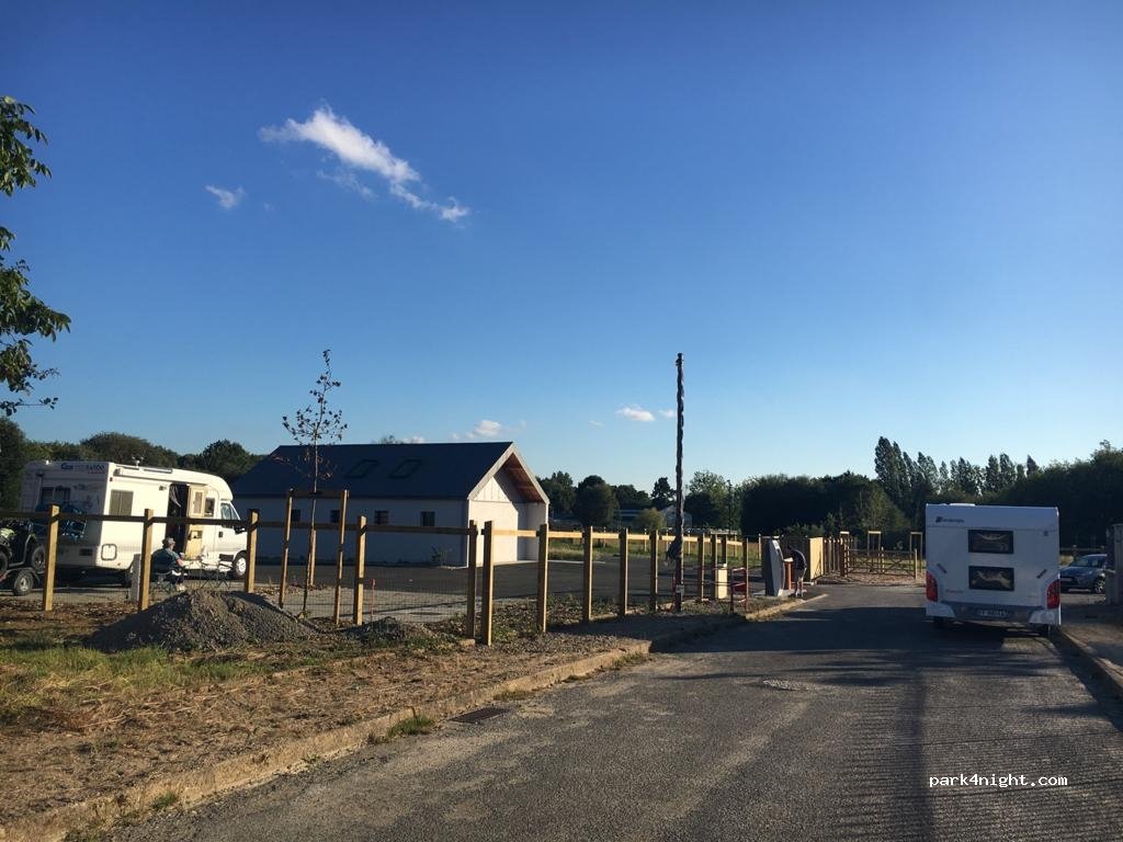 Aire de camping-cars Broons - Camping de la Planchette — foto 2