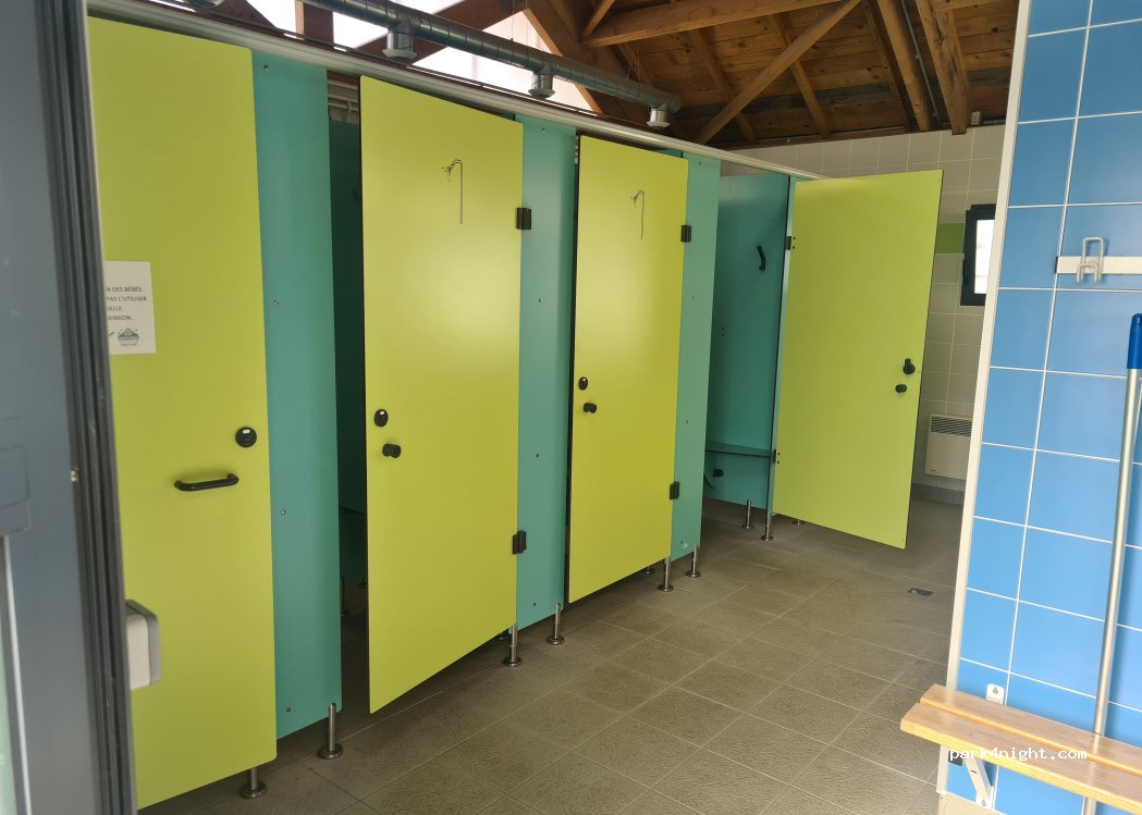 Aire de camping-cars Broons - Camping de la Planchette — foto 5