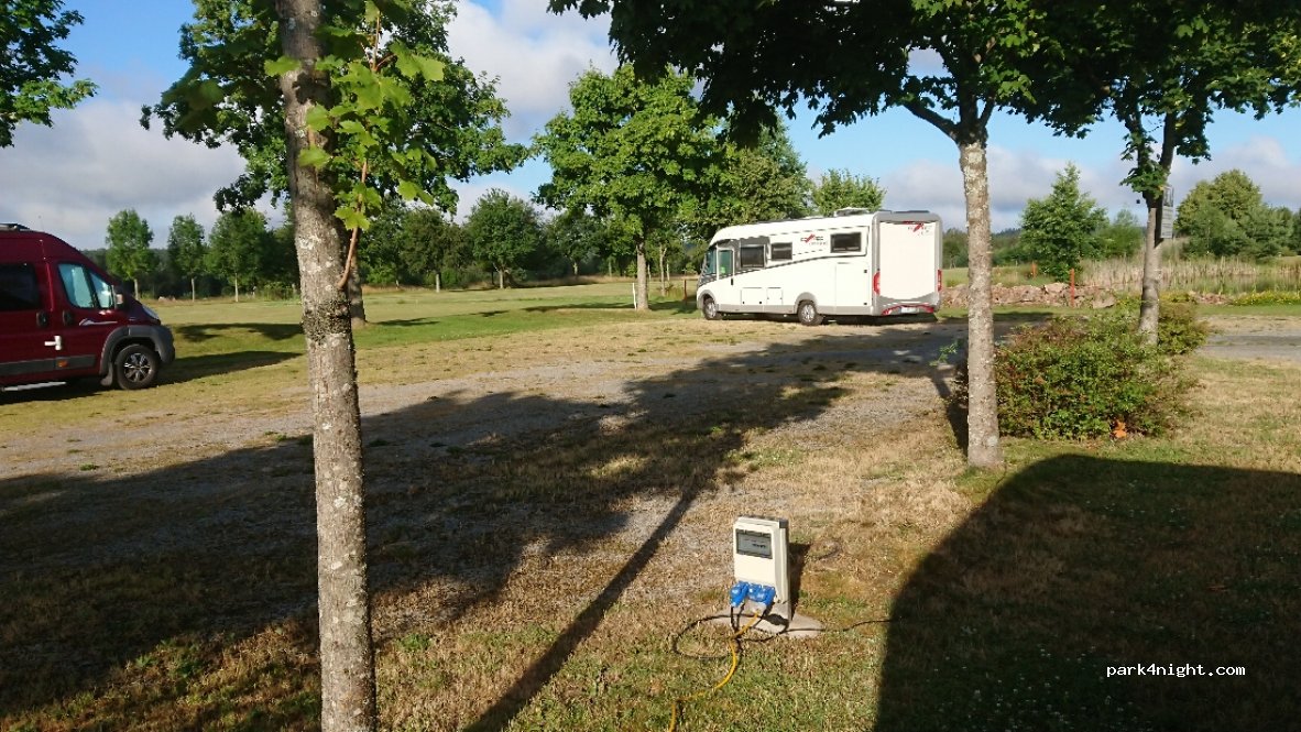 Wohnmobilstellplatz Golfclub Gut Sansenhof — foto 2