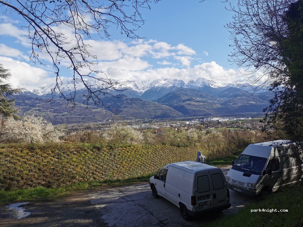(38920) Crolles - Rue de la Cascade — foto 3