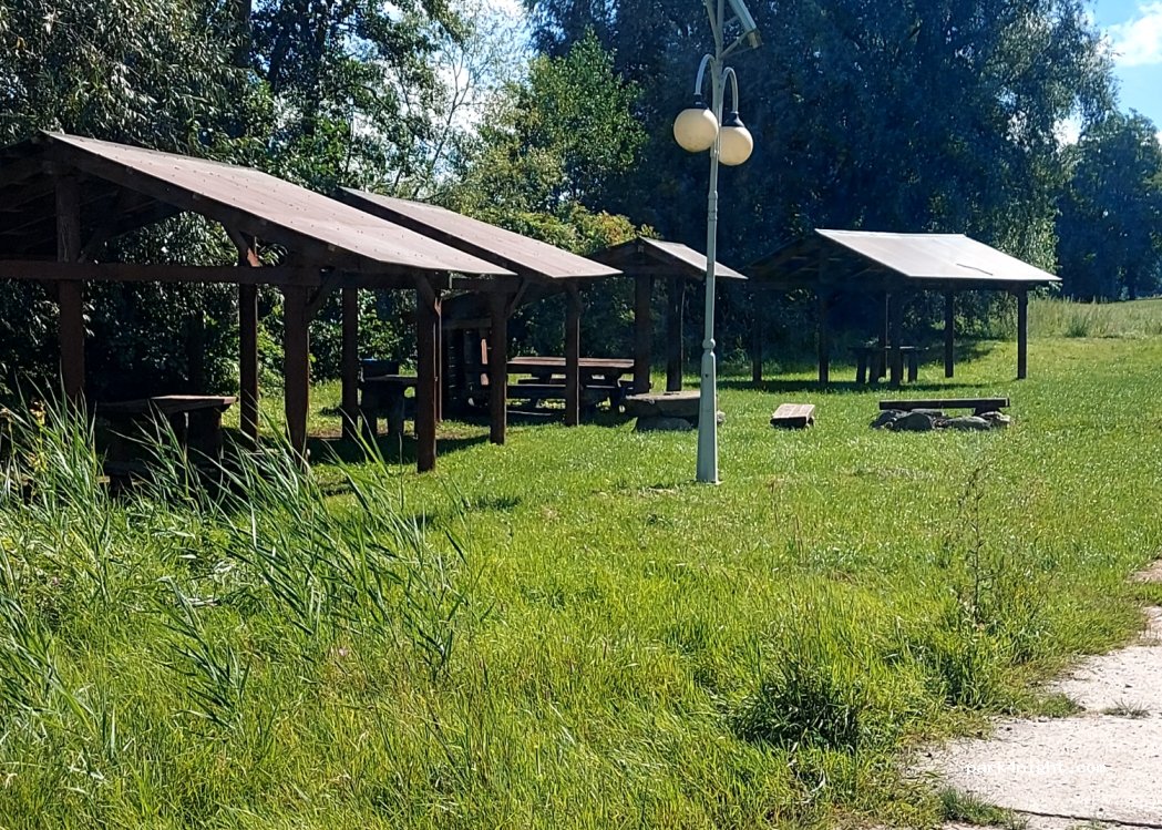 (74-240) Lipiany - 1 plac im. Huberta Dzikowskiego — foto 4