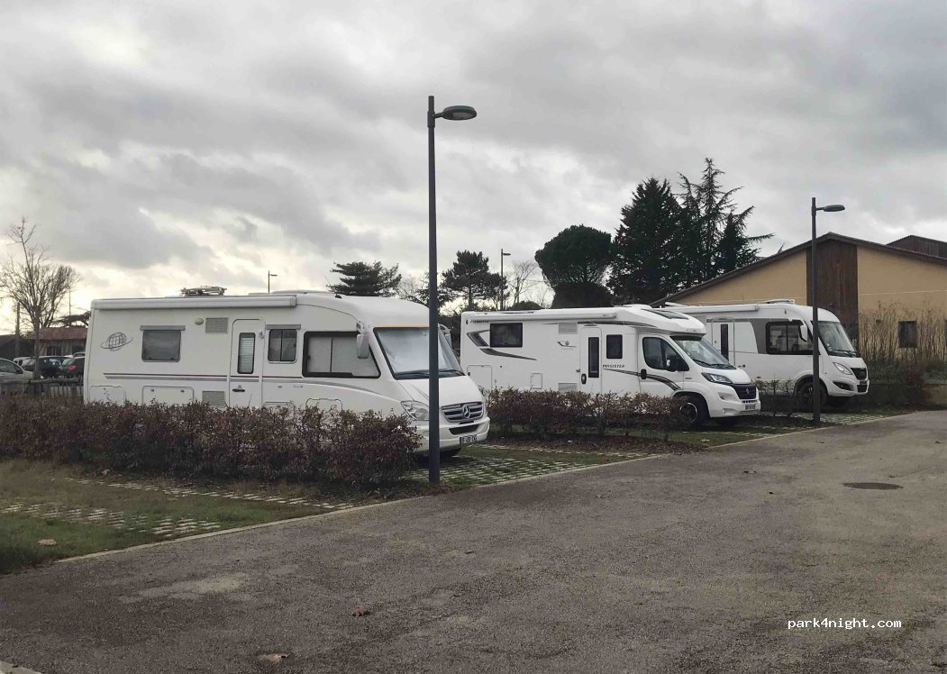 Aire de camping-car Eauze — foto 5