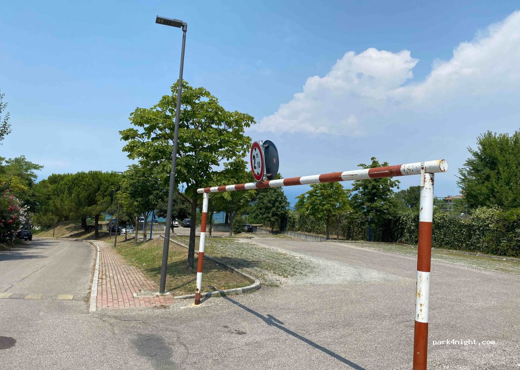 (37017) Lazise - Strada della Ponta, 14 — foto