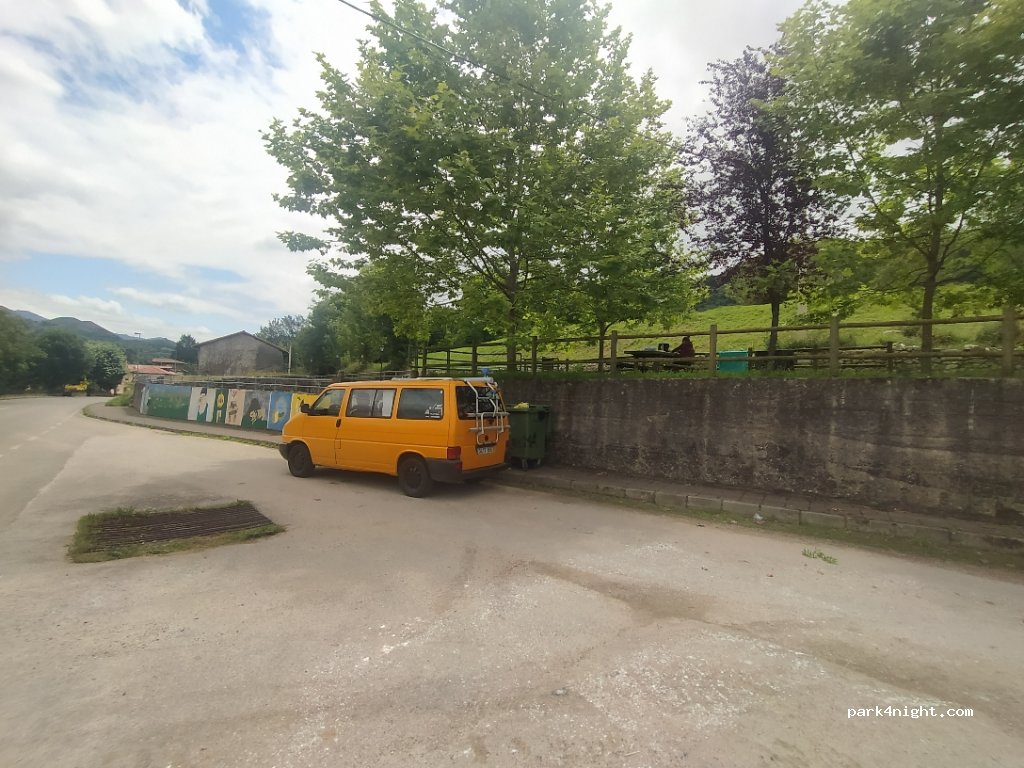 (33556) Onís - Carretera Cangas de Onís - Panes — foto