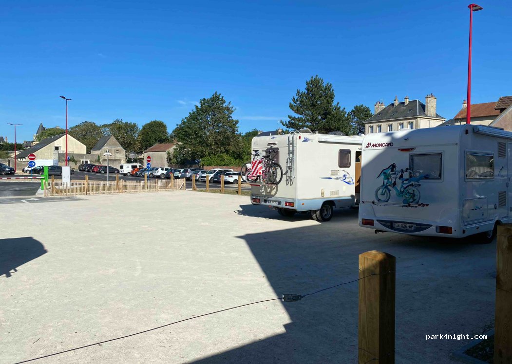 (14780) Lion-sur-Mer - 9 Boulevard Carnot — foto 3