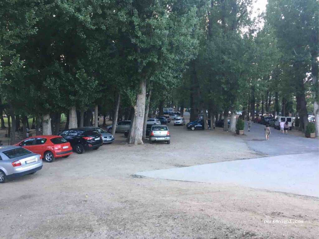 (05100) Navaluenga - 89A Calle Fuente Nueva — foto 3