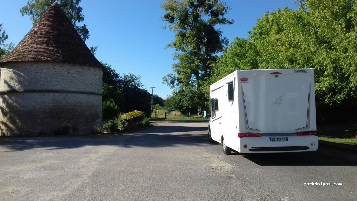 (52260) Marac - 9 Place du Colombier — foto 2