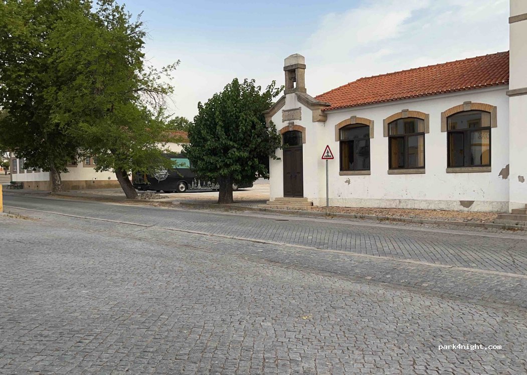 (6050) Alpalhão - 2 Largo Doutor António Alves da Costa — foto