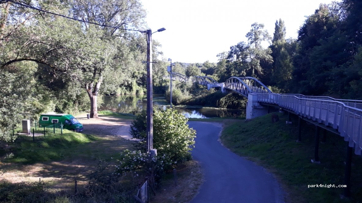 (24700) Montpon-Ménestérol - 3 Avenue Jean Moulin — foto 2