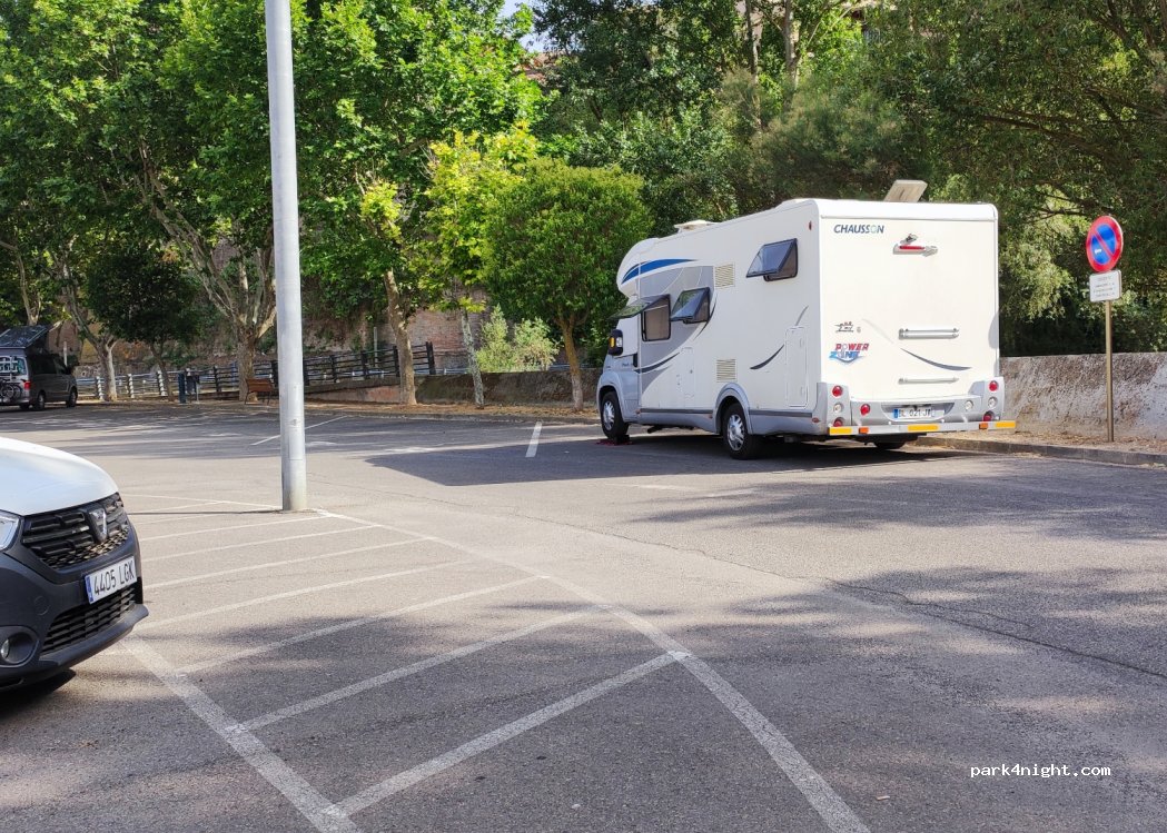 (22300) Barbastro - 9B Plaza Guisar — foto