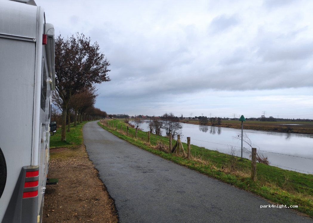 (3640) Kinrooi - Maasdijk — foto