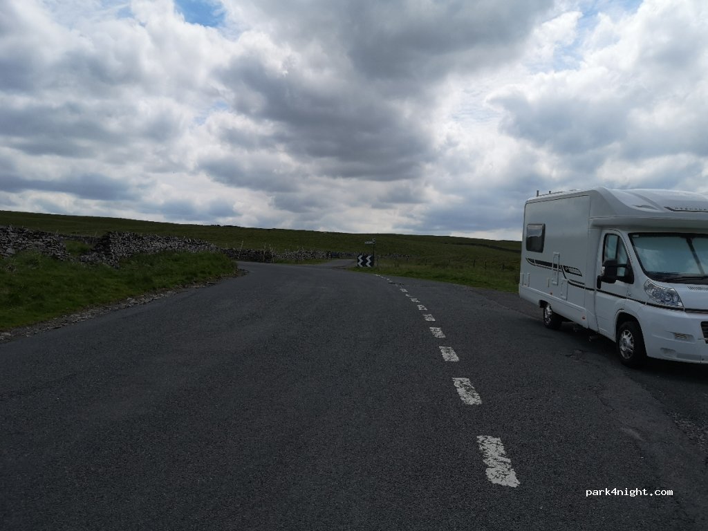 (DL8 3SG)  - Cam High Road — foto