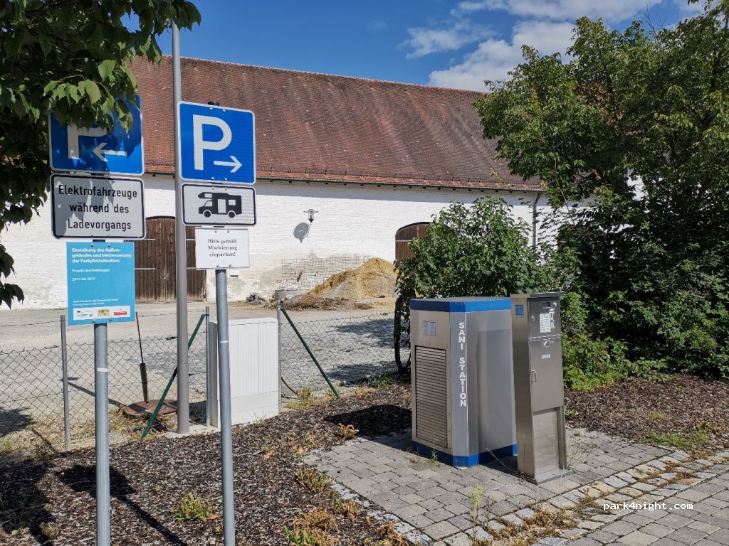 Wohnmobilstellplatz am Rathaus in Aldersbach — foto