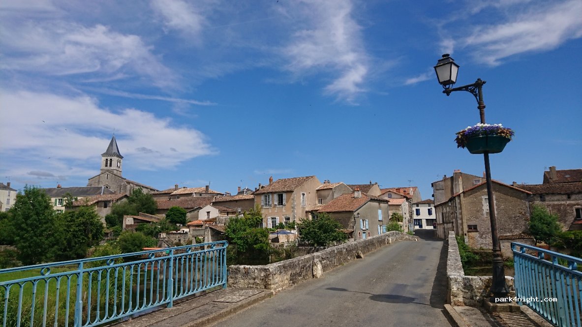Camping municipal de Sanxay — foto 2
