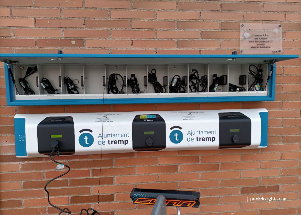 (25620) Tremp - 1 Carrer Acadèmia General Bàsica de Suboficiales — foto 3