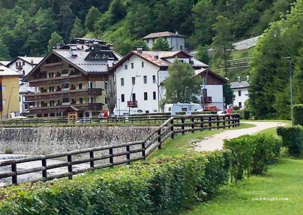 (32012) Forno di Zoldo - 9 Strada Provinciale 251 — foto