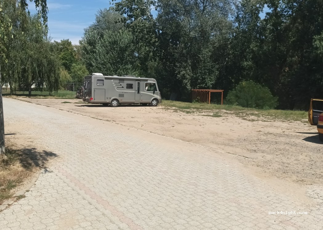 (3910) Tokaj - Mosolygó József Street — foto 3