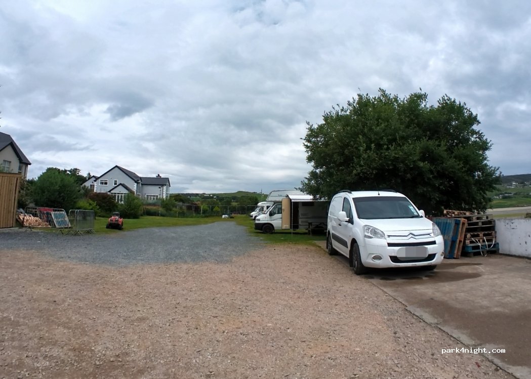 (F92 X942) Dunfanaghy - 14 Main Street — foto
