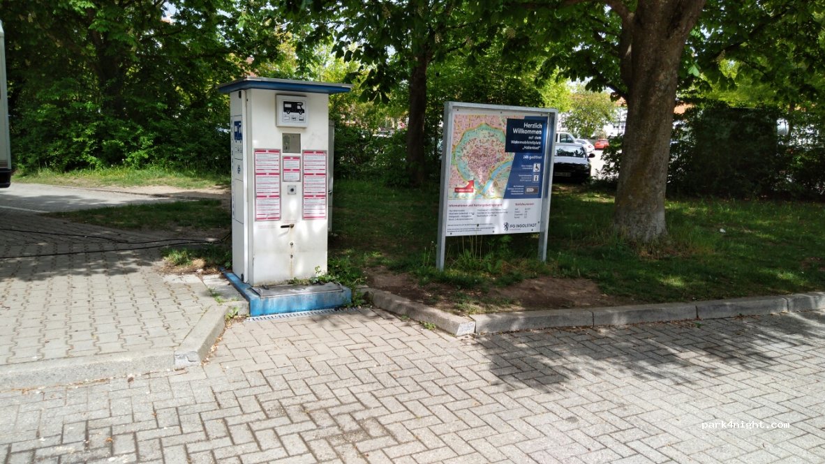 Wohnmobilstellplatz am Hallenbad in Ingolstadt — foto 2