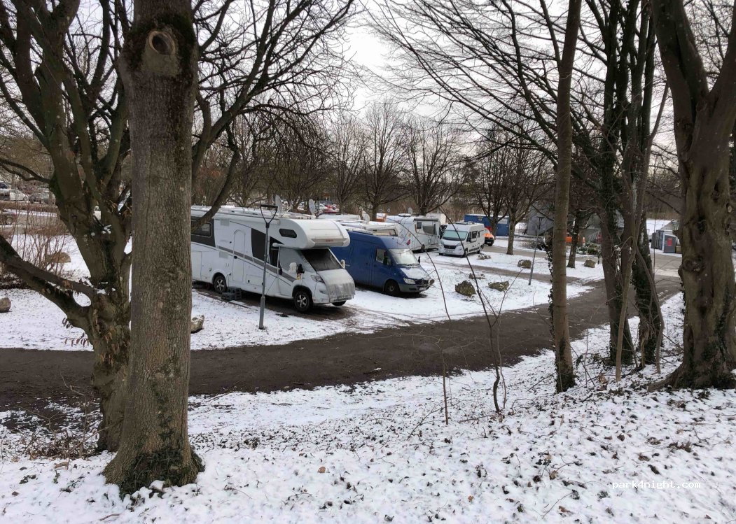 Wohnmobilstellplatz am Hallenbad in Ingolstadt — foto 4