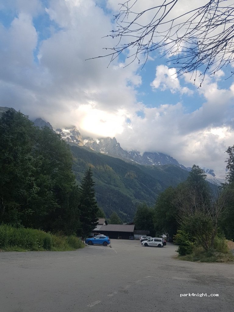 (74400) Chamonix-Mont-Blanc - 270 Route du Golf — foto
