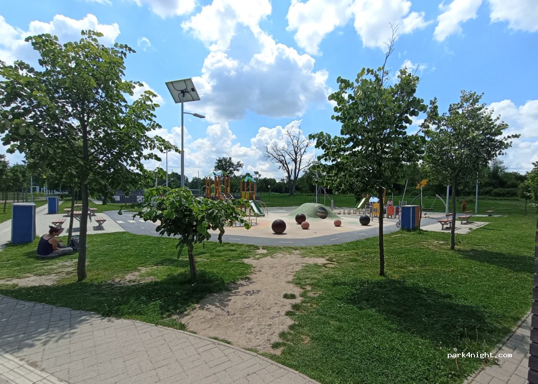 () Pécs - Faiskola utca — foto 3