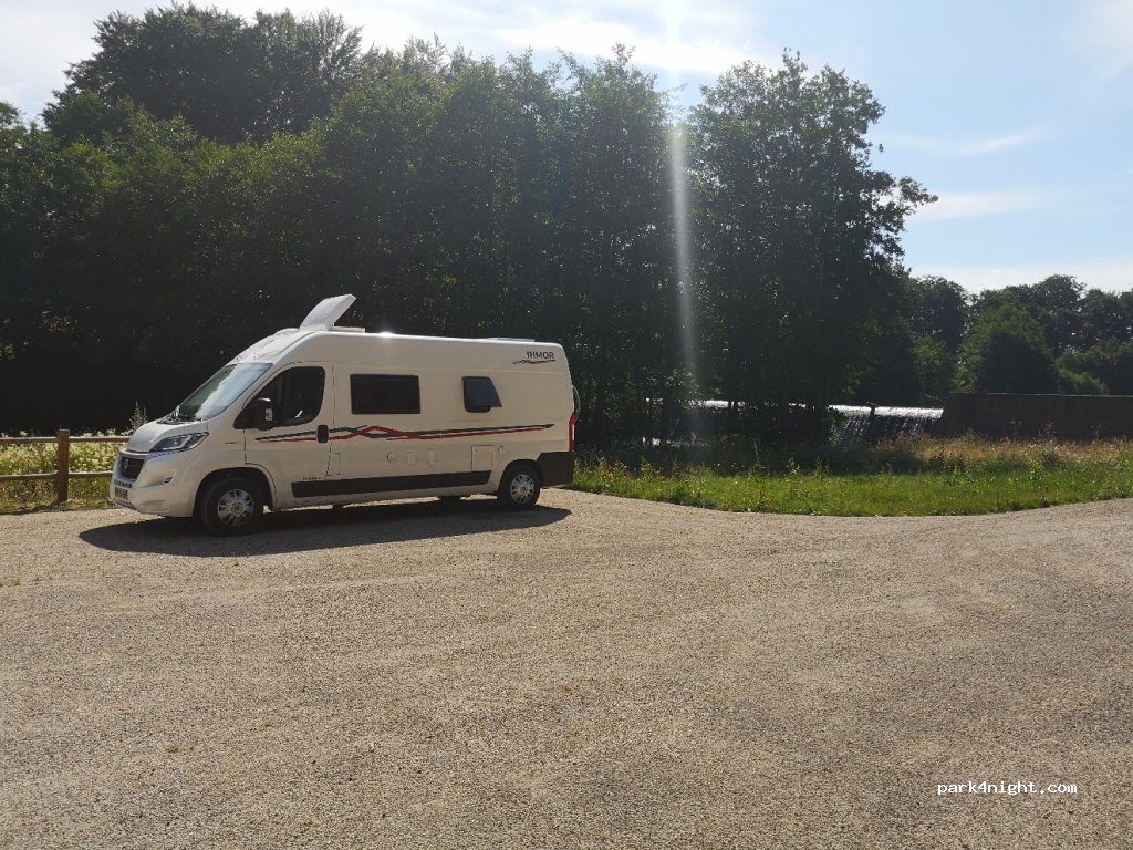 (12420) Argences-en-Aubrac - D900 — foto