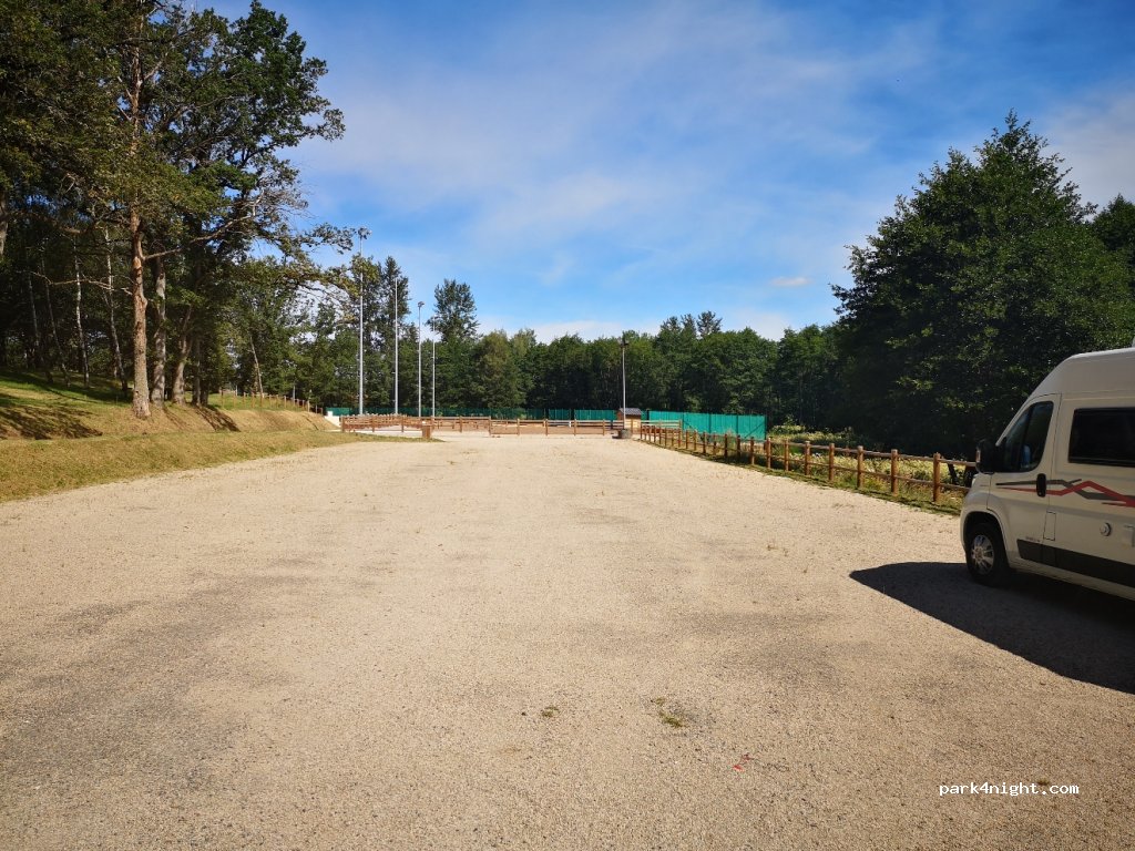 (12420) Argences-en-Aubrac - D900 — foto 2