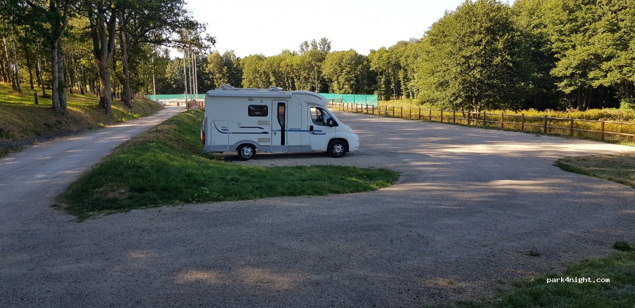 (12420) Argences-en-Aubrac - D900 — foto 3