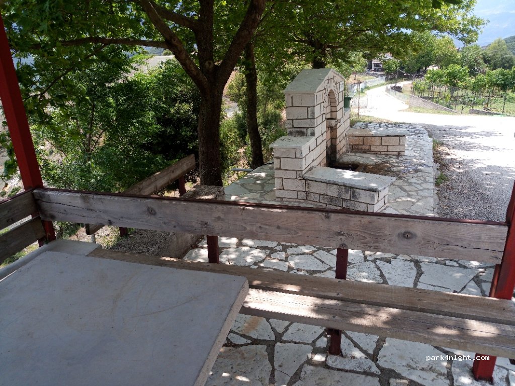 (470 47) Milies - Eparchiaki Odos Artas - Pigon — foto