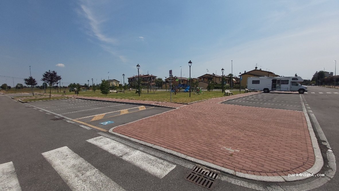 (26027) Rivolta d' Adda - 74 Via G. Galilei — foto