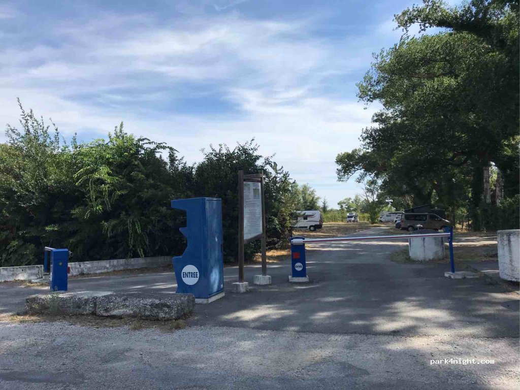 Aire de Camping-Car Pont d'Avignon — foto