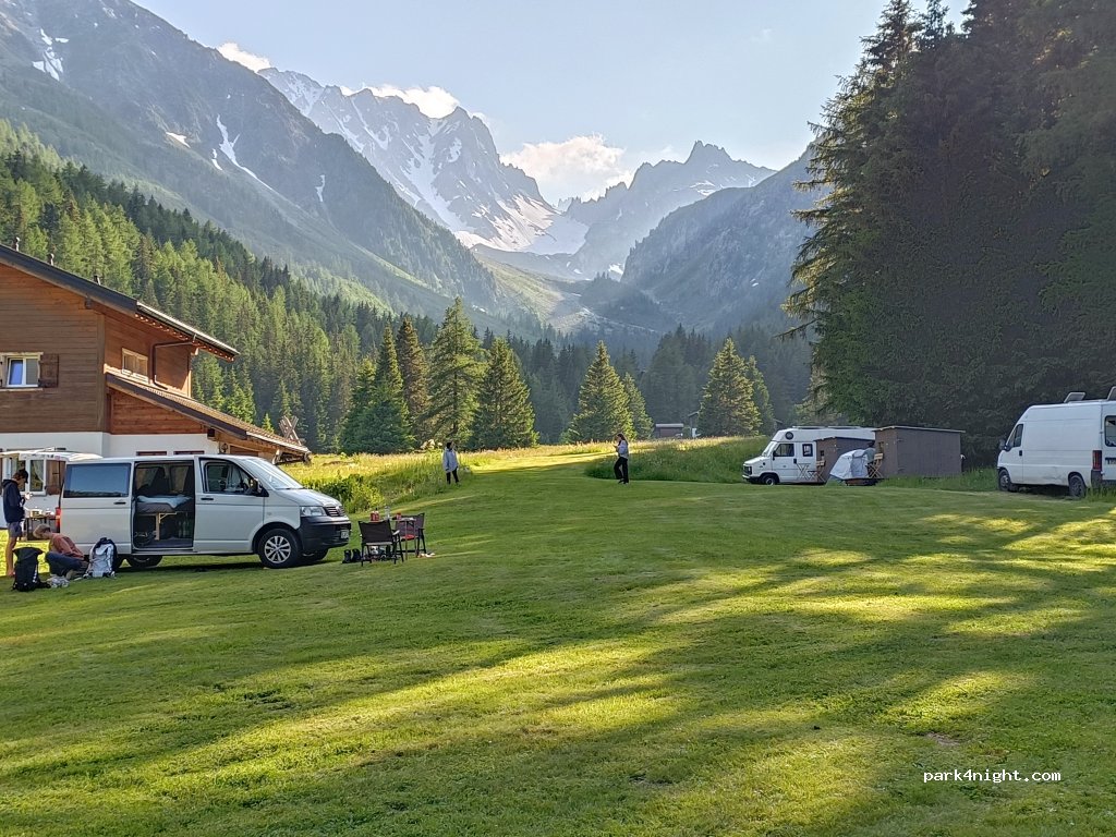 Camping Relais d'Arpette Spectacular view at the foot of Mont Blanc — foto
