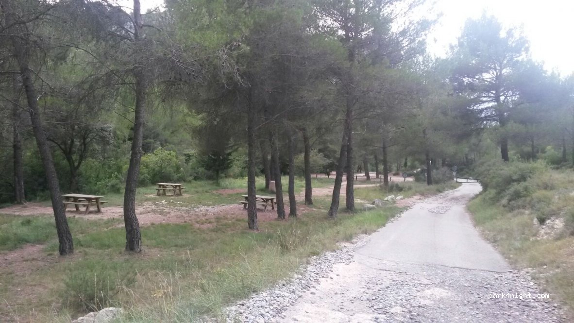 (13650) Meyrargues - Chemin du Passage de l'Étroit — foto 2