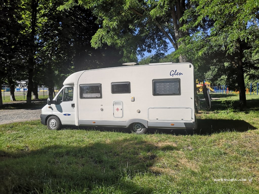 (07700) Yahotyn - 87 Nezalezhnosti Street — foto