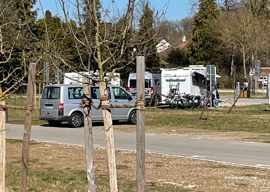 Wohnmobilstellplatz An der Gerberwiese in Friedberg — foto 3